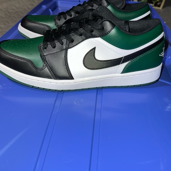 Air Jordan 1 Low Green Toe - Picture 4 of 9